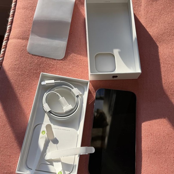 Apple iPhone 14 Pro - Unlocked, 128 GB, Purple, A2650