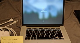 Good
													MacBook Pro 2015 (Retina) - 15" - Silver, 256 GB, 16 GB, photo 5 of 10
