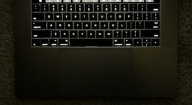 Good
													MacBook Pro 2016 (With Touch Bar) - 15" - Gray, 1 TB, 16 GB, photo 3 of 10