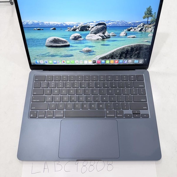 MacBook Air 2022 (M2) - 13 inch - 512 GB, Midnight, 8 GB, Apple M2