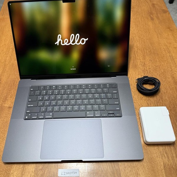 MacBook Pro 2024 - 16 inch - 1 TB, Space Black, 48 GB, Apple M4 Max 16-core