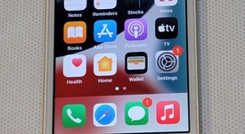 Good
													Apple iPhone SE 1st Gen 2016 - Unlocked, Gold, 64 GB, A1662, photo 1 of 4