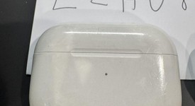Used
													Apple AirPods Pro 1st Gen - Wireless Case, photo 4 of 5
