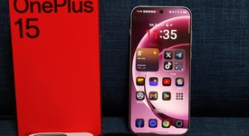 Good
													OnePlus 15 - Unlocked, Ultra Violet, 512 GB, 16 GB, photo 2 of 10