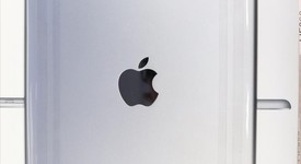 Mint
													Apple iPad 5th Gen - Wi-Fi, Gray, 32 GB, A1822, photo 2 of 6