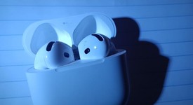 Used
													Apple AirPods 4th Gen - Active Noise Cancellation, photo 1 of 3