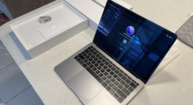 Good
													MacBook Air 2018 - 13" - I5, Gray, 512 GB, 8 GB, photo 1 of 12