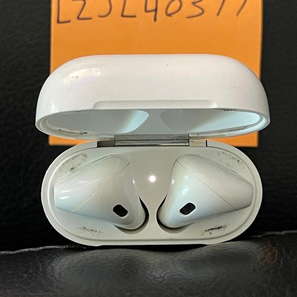 Apple AirPods 2nd Gen - Lightning Case