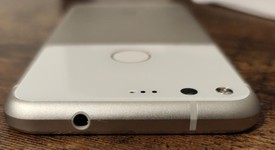 Good
													Google Pixel - Unlocked, Silver, 128 GB, 4 GB, Google Edition, photo 3 of 6