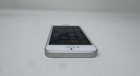 Mint
													Apple iPhone SE 1st Gen 2016 - Unlocked, Silver, 32 GB, A1662, photo 4 of 6