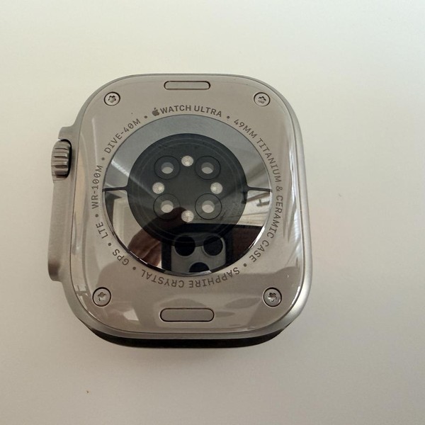 Apple Watch Ultra 49mm - Unlocked, Titanium, A2622