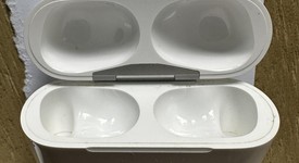 Used
													Apple AirPods Pro 2nd Gen - Lightning, photo 1 of 4
