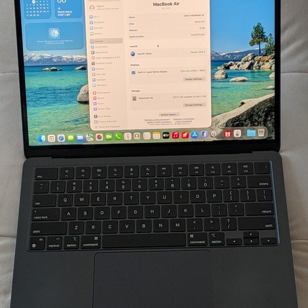 MacBook Air 2022 (M2) - 13 inch - 256 GB, Midnight, 8 GB, Apple M2
