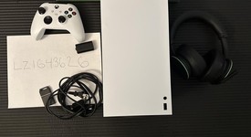 Mint
													Xbox Series X (2020) - Robot White, 1 TB, All-Digital, photo 1 of 8