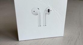 Used
													Apple AirPods 2nd Gen - Lightning Case, photo 4 of 4