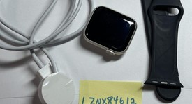 Mint
													Apple Watch SE 3rd Gen 40mm - Unlocked, Starlight, A3326 - Cellular, photo 1 of 6