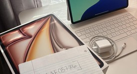 Mint
													Apple iPad Air 13" (M3) 2025 - Unlocked, Starlight, 256 GB, photo 1 of 7