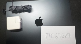 Good
													MacBook Air 2022 - 13" - Apple M2, Midnight, 256 GB, 24 GB, photo 4 of 9