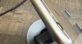 Good
													Apple iPhone 6 - AT&T, Gold, 64 GB, A1549, photo 4 of 8