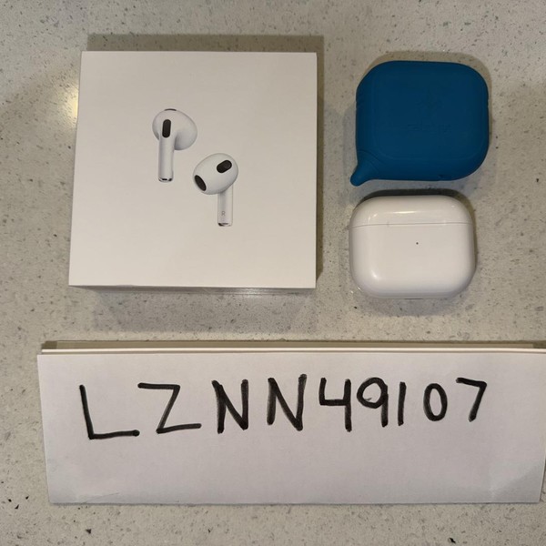 Apple AirPods 3rd Gen - Lightning Case