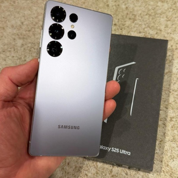 Samsung Galaxy S25 Ultra - Unlocked, 256 GB, Silverblue, 12 GB, SM-S938U1