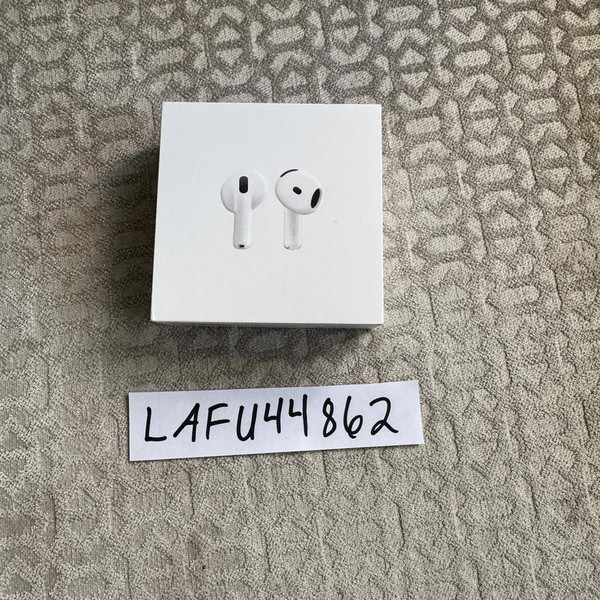 Apple AirPods (4th Gen) - Standard