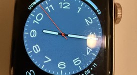 Fair
													Apple Watch Series 5 40mm - Gold, A2092 - GPS, Aluminum, photo 3 of 11