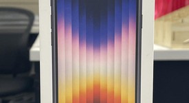 New
													Apple iPhone SE 3rd Gen 2022 - Unlocked, Midnight, 64 GB, A2595, photo 3 of 5