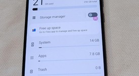 Good
													Motorola Edge (2022) - Unlocked, Gray, 256 GB, 8 GB, photo 3 of 4