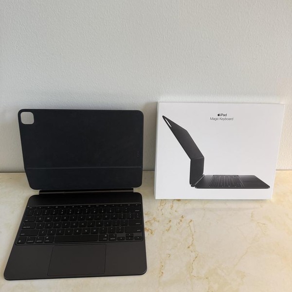 Apple Magic Keyboard for iPad Pro - Black