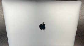 Good
													MacBook Pro 2017 (With Touch Bar) - 15" - I7, Gray, 256 GB, 16 GB, photo 3 of 6