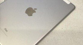 Mint
													Apple iPad 5th Gen - Unlocked, Silver, 32 GB, A1823, photo 5 of 7