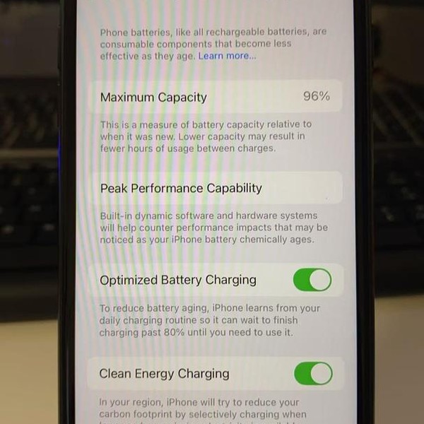 Apple iPhone SE 2nd Gen 2020 - Unlocked, 64 GB, Black, A2275