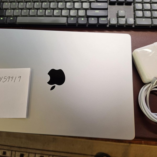 MacBook Pro 2021 - 14 inch - 512 GB, Silver, 16 GB, Apple M1 Pro 8-core
