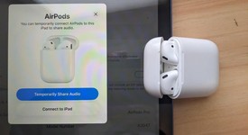 Used
													Apple AirPods 2nd Gen - Lightning Case, photo 3 of 8