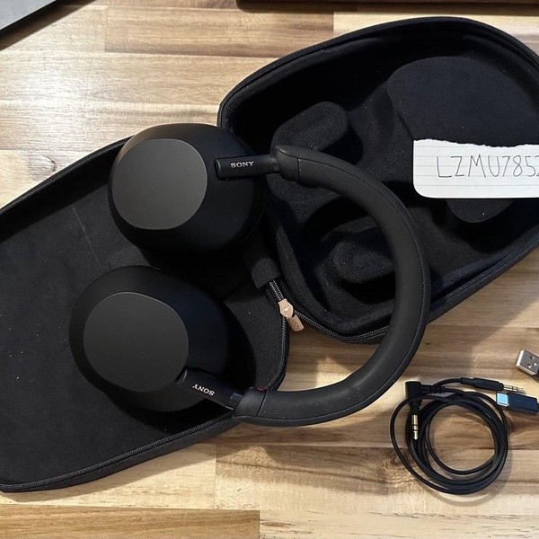 Sony WH-1000XM5 - Black