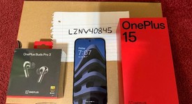 Mint
													OnePlus 15 - Unlocked, Infinite Black, 512 GB, 16 GB, photo 3 of 10