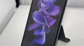 Good
													Samsung Galaxy Z Flip3 5G - AT&T, Black, 128 GB, 8 GB, SM-F711U, photo 3 of 9