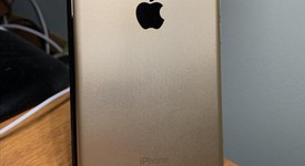 Mint
													Apple iPhone 7 - Verizon, Gold, 32 GB, A1660, photo 2 of 8