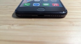 Fair
													Apple iPhone SE 3rd Gen 2022 - Unlocked, Midnight, 64 GB, A2595, photo 3 of 14
