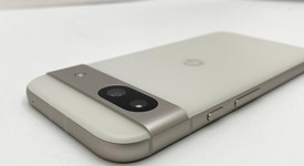 Mint
													Google Pixel 8a - Unlocked, Porcelain, 128 GB, 8 GB, GKV4X, Sub-6 5G, photo 4 of 5
