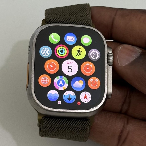 Apple Watch Ultra 49mm - Unlocked, Titanium, A2622