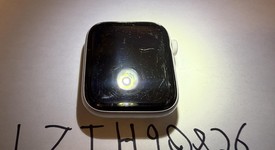 Fair
													Apple Watch SE 1st Gen 44mm - Silver, A2352 - GPS, Aluminum, photo 3 of 9