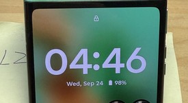Mint
													Motorola Razr (2025) - Unlocked, Green, 256 GB, 8 GB, photo 1 of 6