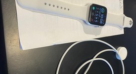 Mint
													Apple Watch Series 4 44mm - Sprint, Silver, A1976 - Cellular, Aluminum, photo 5 of 7