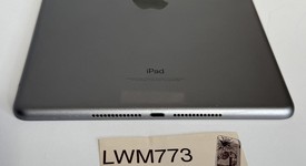 Good
													Apple iPad 6th Gen - Unlocked, Gray, 32 GB, A1954, photo 4 of 7