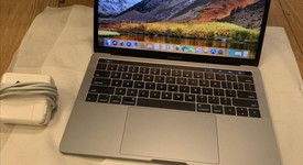 Good
													MacBook Pro 2017 (With Touch Bar) - 13" - Gray, 512 GB, 16 GB, photo 1 of 12