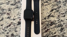 Good
													Apple Watch SE 1st Gen 40mm - Verizon, Gray, A2353 - Cellular, Aluminum, photo 2 of 8