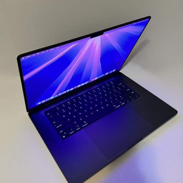 MacBook Pro 2024 - 16 inch - 2 TB, Space Black, 64 GB, Apple M4 Max 16-core