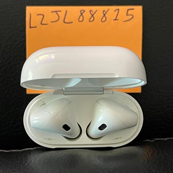 Apple AirPods 2nd Gen - Wireless Case